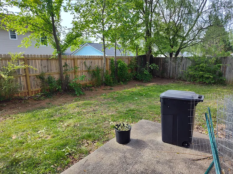 105 Fernwood Cir — Photo 2