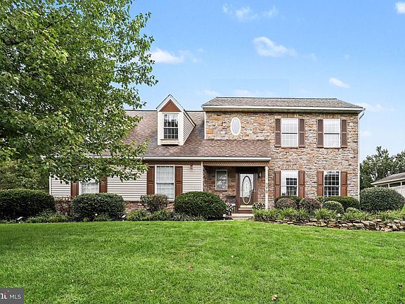 2nd image of 378 Squire Ln
