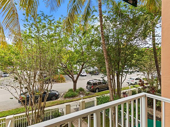 5th image of 530 NE 7th Avenue #1