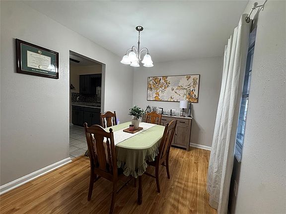 4th image of 519 THOMAS AVENUE
