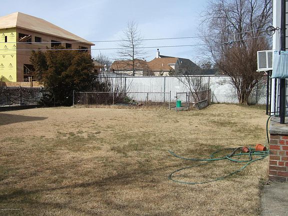 4th image of 4210 Richmond Ave