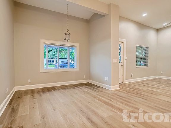 5th image of 1912 Carrigan Ave