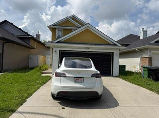 109 Saddlemead Rd NE, Calgary, AB T3J4J3