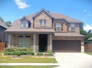 2824 Stadium View Dr, Fort Worth, TX 76118
