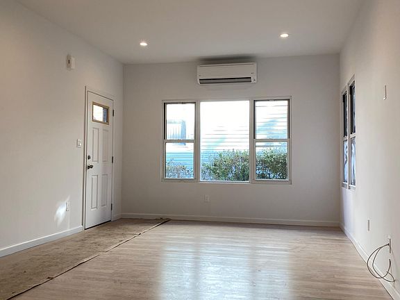 4th image of 38 Hicks Ln #B