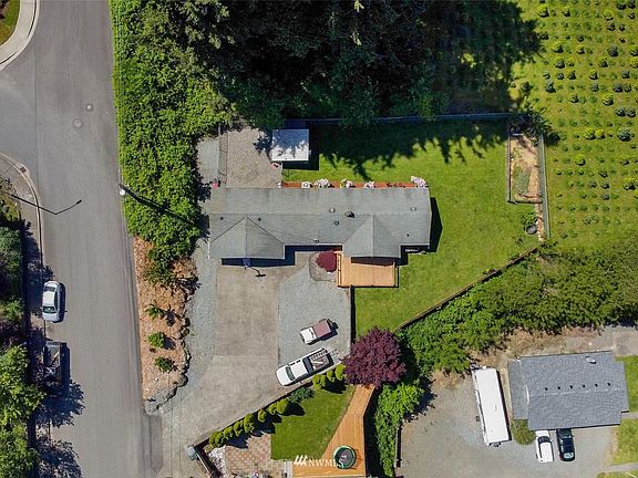 4th image of 3011 20th Avenue Ct SE