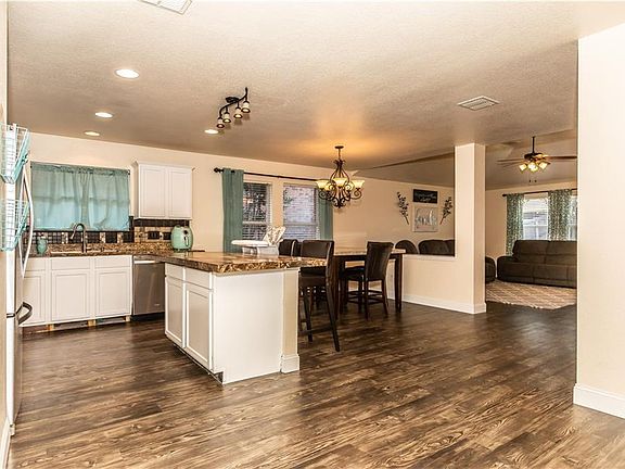 3rd image of 9016 Tumbleweed Dr