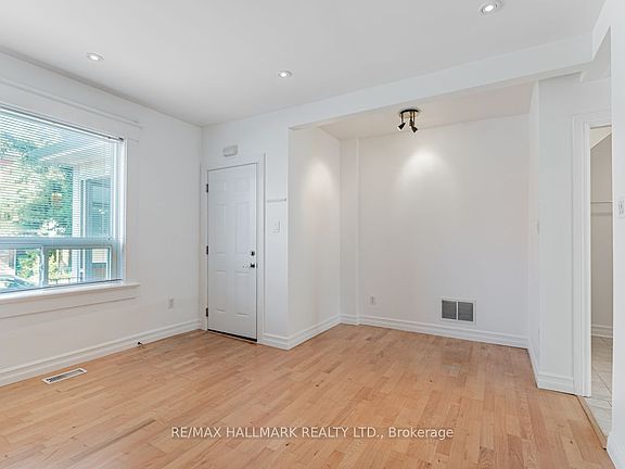 4th image of 47 Manchester Ave #2
