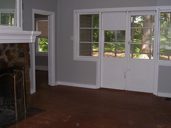 5th image of 108 Buist Ave