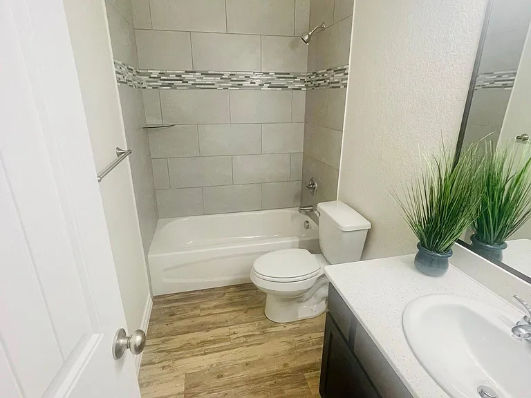 4919 Rose Garden Loop — Photo 4