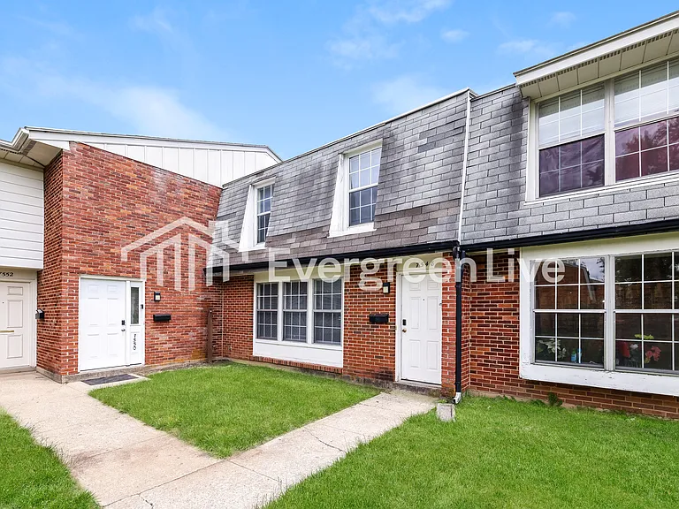 7548 Mount Whitney St — Photo 2