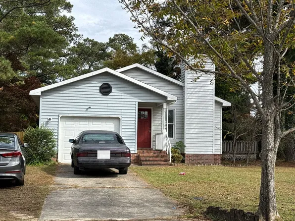 2611 Sedgefield Dr, Fayetteville, NC 28306