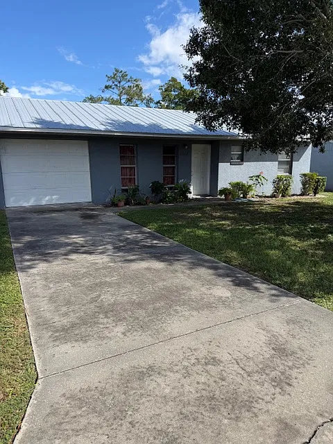2 bed, 1.5 bath, 800 sqft, $1,400 — Photo 2