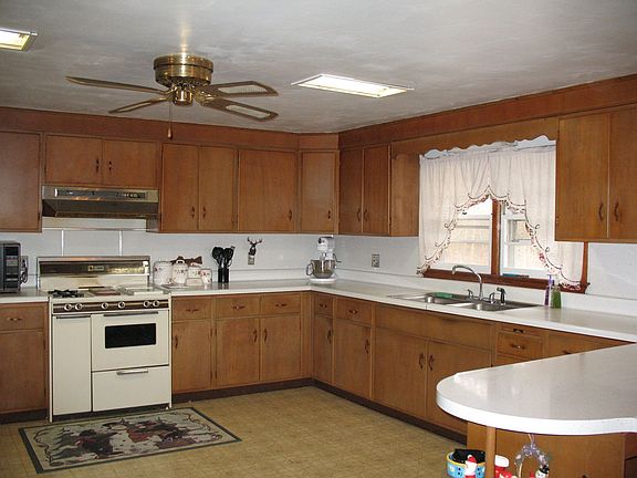 Tons of Cabinet Space..
