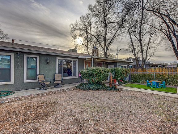 2nd image of 909 Audrey Ln