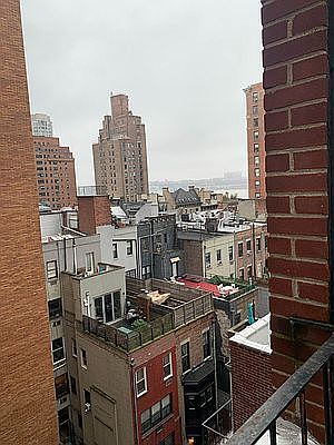 5th image of 302 W 76th St #6C