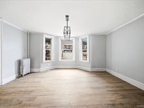 5th image of 2712 Holland Avenue