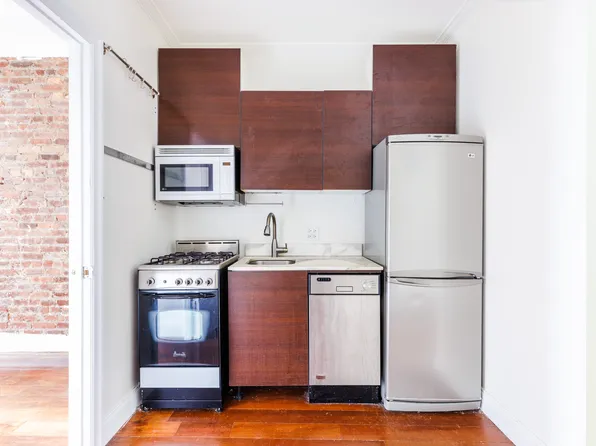 384 Broome Street image 2 of 5