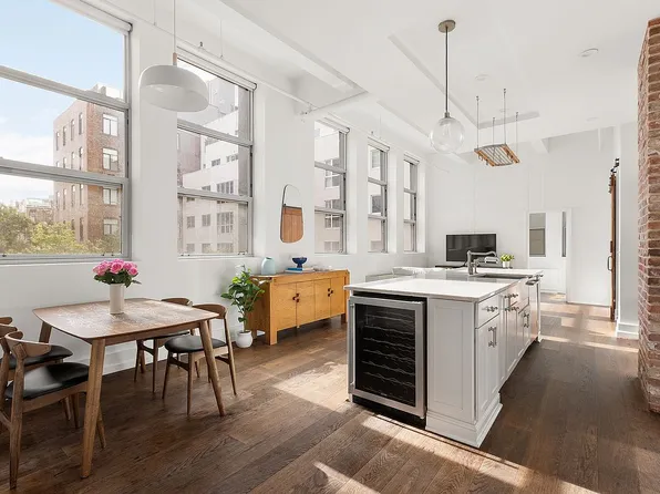 55 Berry St APT 2F, Brooklyn, NY 11249