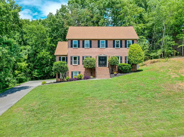 704 Knight Bridge Rd, Maryville, TN 37803
