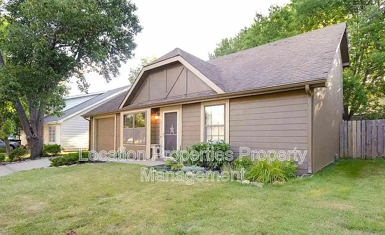 2401 Sequoia Ct — Photo 1