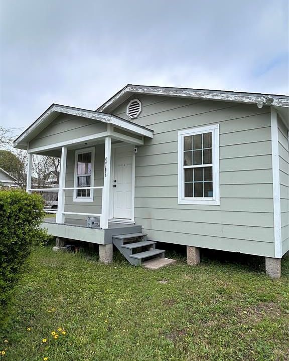 1st image of 4706 Avenue Q 1/2