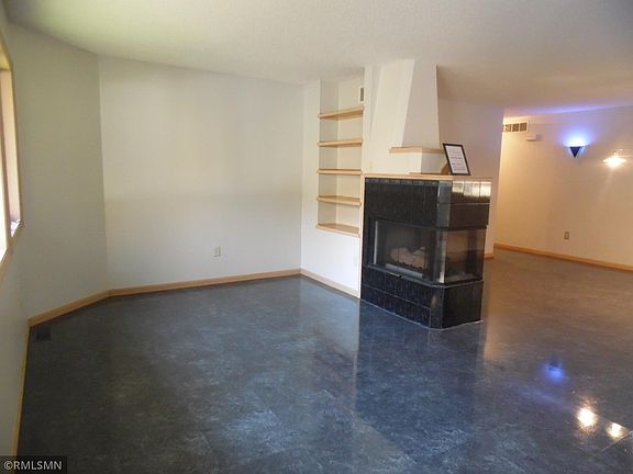 3rd image of 104 Southcross Dr E