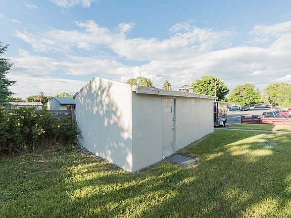 3rd image of 565 Northrup Ave