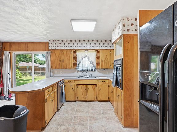 5th image of 532 Lindenwood Dr