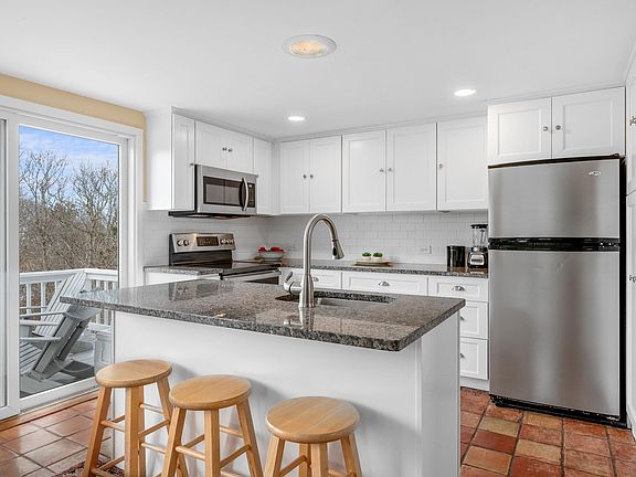 4th image of 180 Blueberry Pond Drive