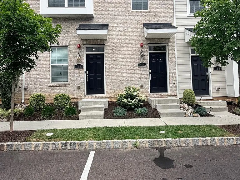 115 King St #A — Photo 1