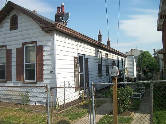 1st image of 917 6th Ave
