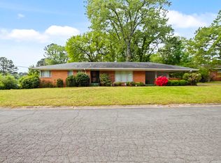 2 Fair Oaks Dr, Little Rock, AR 72204