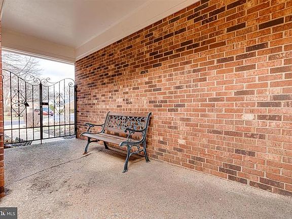 3rd image of 2836 Oakton Manor Ct