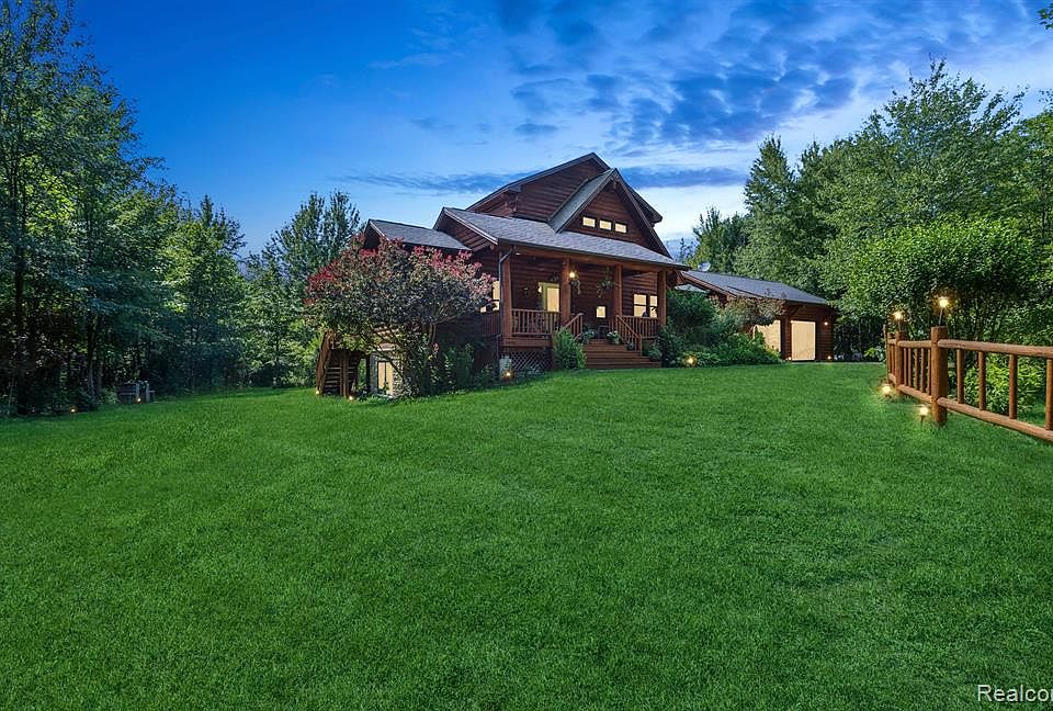 6888 N Coloma Rd, Coloma, MI 49038 MLS 20230066229 Zillow