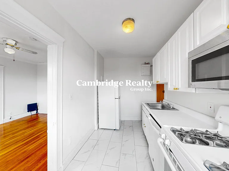 15 Governors Ave #24T — Photo 2
