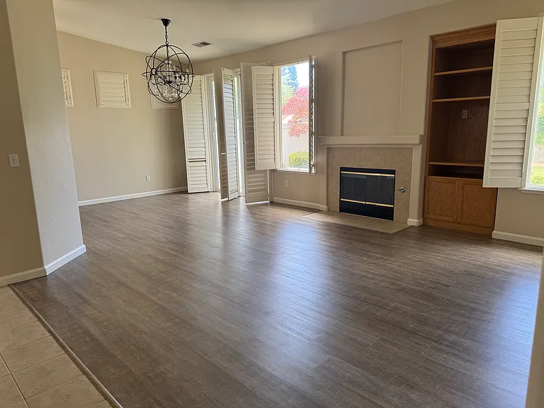 2591 Frontier Ln — Photo 3