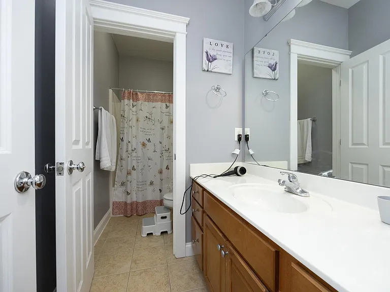 118 Naperville Dr — Photo 20
