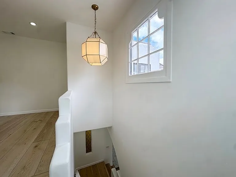 710 Adelaide Pl — Photo 20