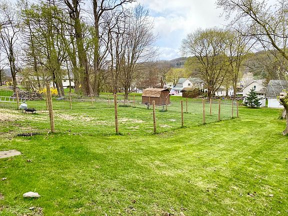 3rd image of 41 Woodland Ave