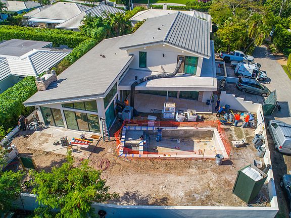 3rd image of 218 Debra Ln