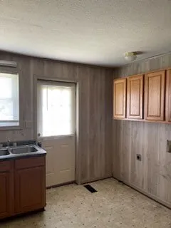 410B Lucky Debonair Dr — Photo 3