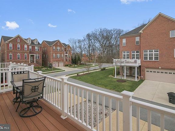 4th image of 185 Norwich Ln