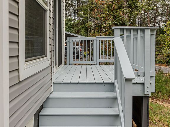 3rd image of 1241 Henderson Cir