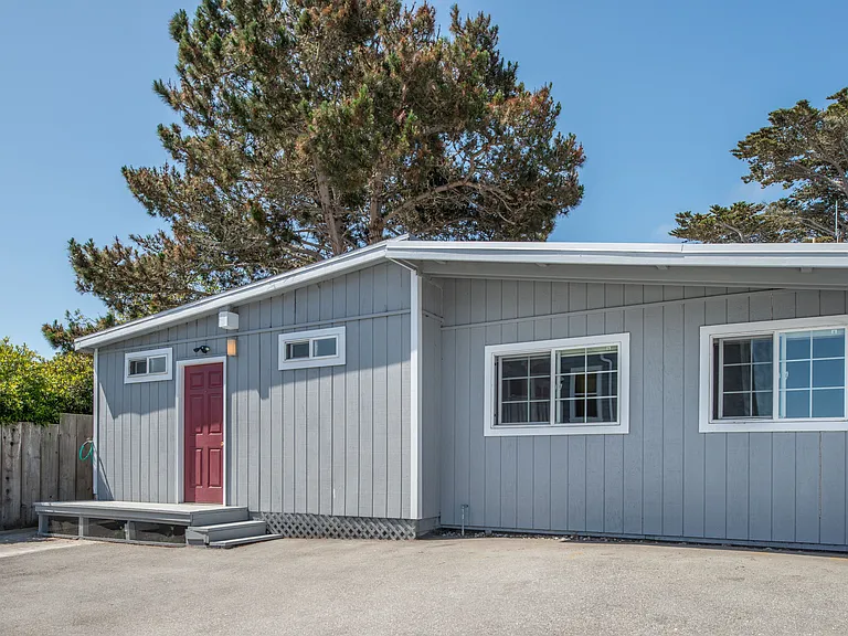 883 Lighthouse Ave #A — Photo 9