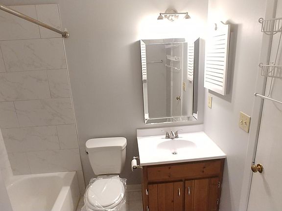 2nd image of 450 Prince Of Wales