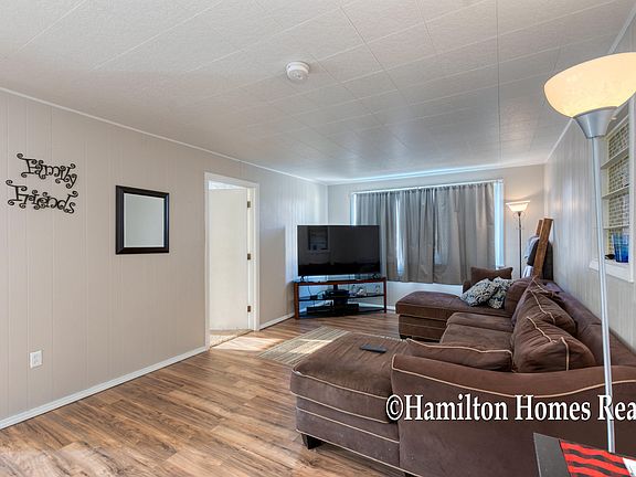 4th image of 221 Janet St SE