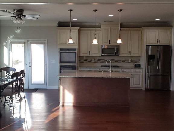 4th image of 2836 Sarina Dr