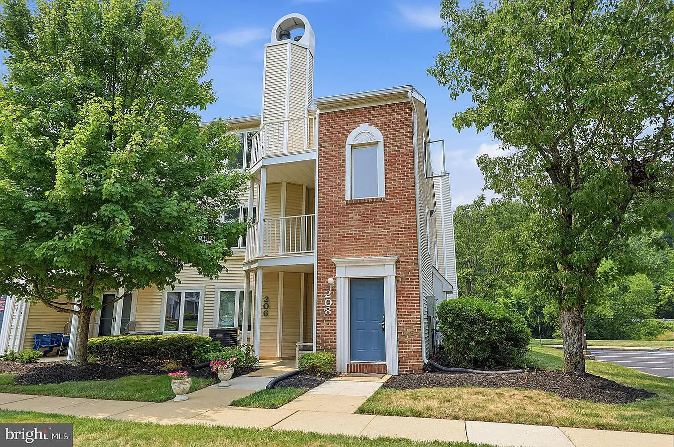 2 bed, 1.5 bath, 1225 sqft, $2,150 — Photo 1