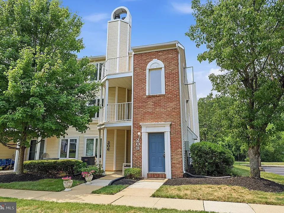 208 Devon Way